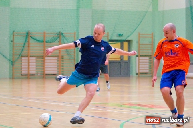 Zdjęcie w galerii na portalu naszraciborz.pl: HLPN: Futsalowy piątek w Arenie Rafako. Kolejna porażka Pata Cabra Team. Wild Boys rozgromieni przez RS-Bau wiadomości z regionu