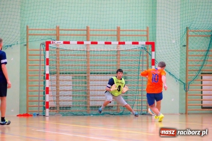 Zdjęcie w galerii na portalu naszraciborz.pl: HLPN: Futsalowy piątek w Arenie Rafako. Kolejna porażka Pata Cabra Team. Wild Boys rozgromieni przez RS-Bau wiadomości z regionu