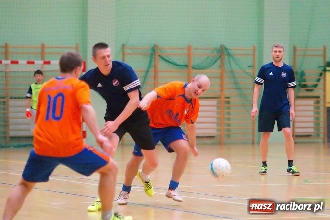 Zdjęcie w galerii na portalu naszraciborz.pl: HLPN: Futsalowy piątek w Arenie Rafako. Kolejna porażka Pata Cabra Team. Wild Boys rozgromieni przez RS-Bau wiadomości z regionu