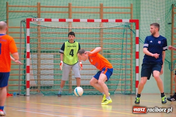Zdjęcie w galerii na portalu naszraciborz.pl: HLPN: Futsalowy piątek w Arenie Rafako. Kolejna porażka Pata Cabra Team. Wild Boys rozgromieni przez RS-Bau wiadomości z regionu