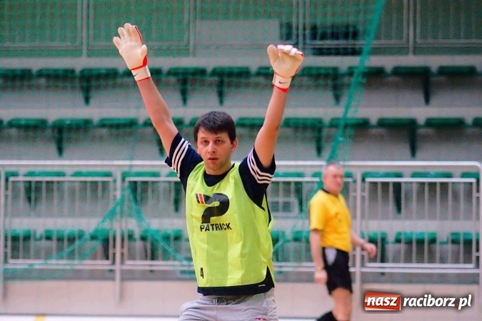 Zdjęcie w galerii na portalu naszraciborz.pl: HLPN: Futsalowy piątek w Arenie Rafako. Kolejna porażka Pata Cabra Team. Wild Boys rozgromieni przez RS-Bau wiadomości z regionu