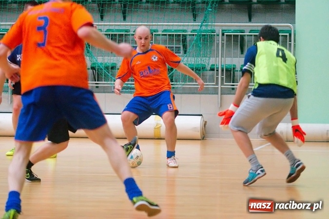 Zdjęcie w galerii na portalu naszraciborz.pl: HLPN: Futsalowy piątek w Arenie Rafako. Kolejna porażka Pata Cabra Team. Wild Boys rozgromieni przez RS-Bau wiadomości z regionu