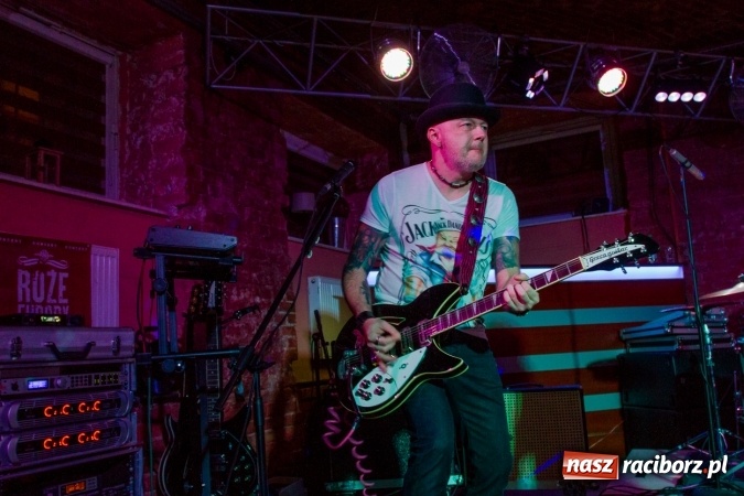 Zdjęcie w galerii na portalu naszraciborz.pl: Legenda polskiego rocka zagrała wczoraj w Raciborzu wiadomości z regionu