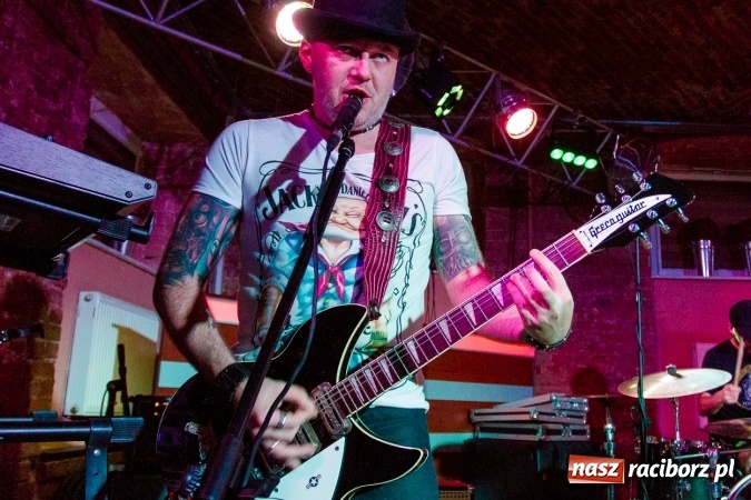 Zdjęcie w galerii na portalu naszraciborz.pl: Legenda polskiego rocka zagrała wczoraj w Raciborzu wiadomości z regionu