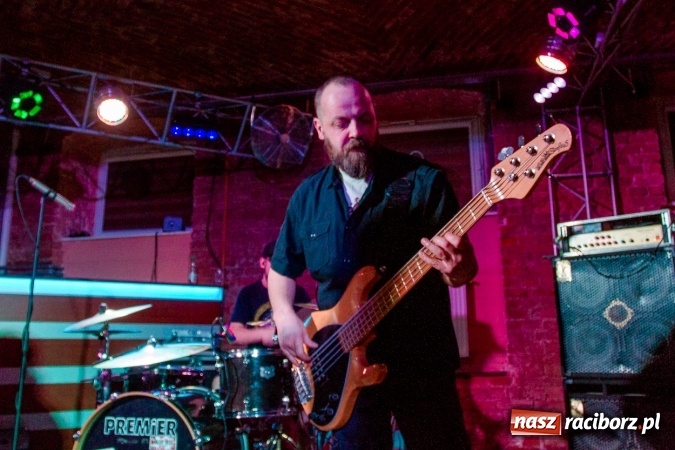 Zdjęcie w galerii na portalu naszraciborz.pl: Legenda polskiego rocka zagrała wczoraj w Raciborzu wiadomości z regionu