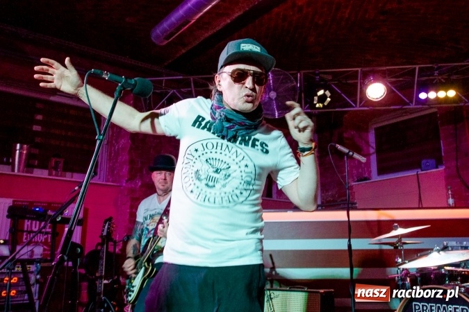 Zdjęcie w galerii na portalu naszraciborz.pl: Legenda polskiego rocka zagrała wczoraj w Raciborzu wiadomości z regionu