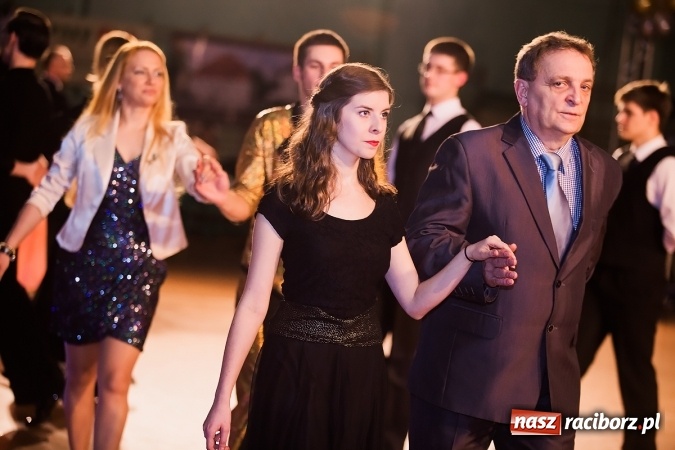 Zdjęcie w galerii na portalu naszraciborz.pl: X Jubileuszowa Karnawałowa Rewia Tańca w Arenie Rafako wiadomości z regionu