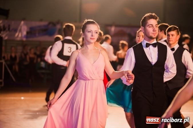Zdjęcie w galerii na portalu naszraciborz.pl: X Jubileuszowa Karnawałowa Rewia Tańca w Arenie Rafako wiadomości z regionu