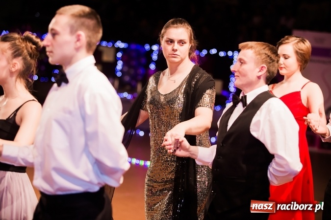Zdjęcie w galerii na portalu naszraciborz.pl: X Jubileuszowa Karnawałowa Rewia Tańca w Arenie Rafako wiadomości z regionu