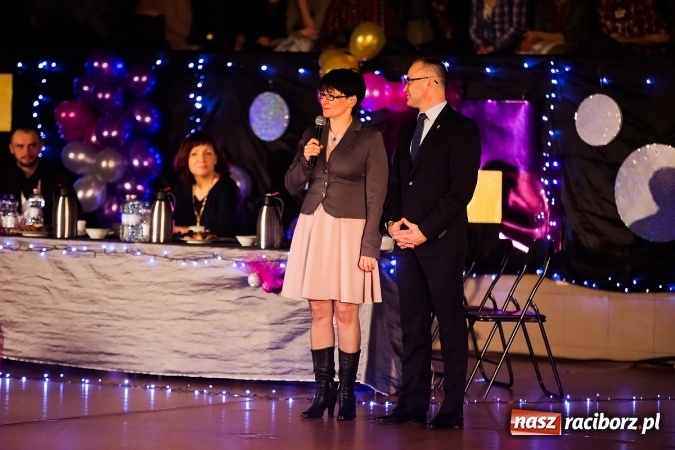 Zdjęcie w galerii na portalu naszraciborz.pl: X Jubileuszowa Karnawałowa Rewia Tańca w Arenie Rafako wiadomości z regionu