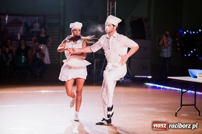 Zdjęcie w galerii na portalu naszraciborz.pl: X Jubileuszowa Karnawałowa Rewia Tańca w Arenie Rafako wiadomości z regionu