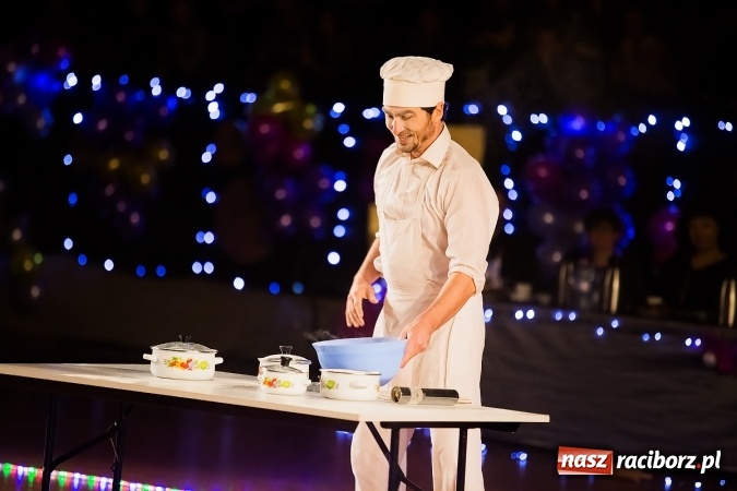 Zdjęcie w galerii na portalu naszraciborz.pl: X Jubileuszowa Karnawałowa Rewia Tańca w Arenie Rafako wiadomości z regionu