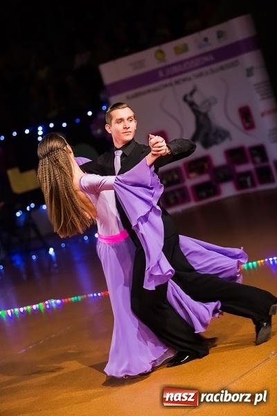 Zdjęcie w galerii na portalu naszraciborz.pl: X Jubileuszowa Karnawałowa Rewia Tańca w Arenie Rafako wiadomości z regionu