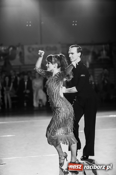 Zdjęcie w galerii na portalu naszraciborz.pl: X Jubileuszowa Karnawałowa Rewia Tańca w Arenie Rafako wiadomości z regionu