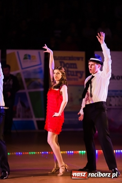 Zdjęcie w galerii na portalu naszraciborz.pl: X Jubileuszowa Karnawałowa Rewia Tańca w Arenie Rafako wiadomości z regionu
