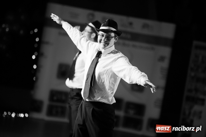 Zdjęcie w galerii na portalu naszraciborz.pl: X Jubileuszowa Karnawałowa Rewia Tańca w Arenie Rafako wiadomości z regionu