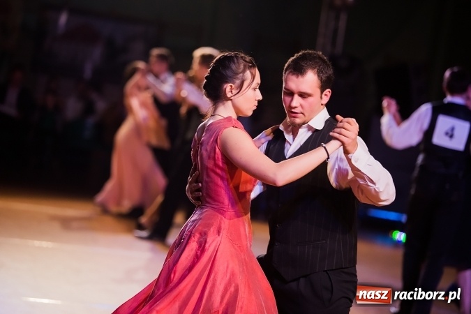 Zdjęcie w galerii na portalu naszraciborz.pl: X Jubileuszowa Karnawałowa Rewia Tańca w Arenie Rafako wiadomości z regionu
