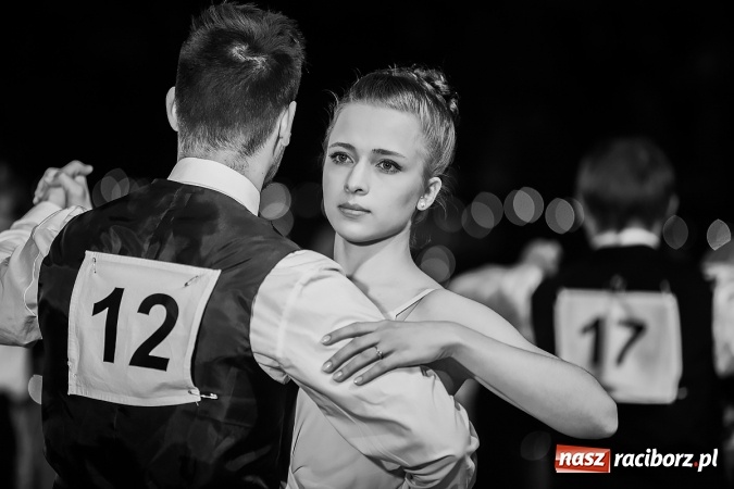 Zdjęcie w galerii na portalu naszraciborz.pl: X Jubileuszowa Karnawałowa Rewia Tańca w Arenie Rafako wiadomości z regionu