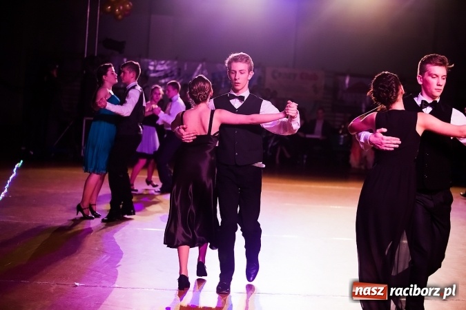 Zdjęcie w galerii na portalu naszraciborz.pl: X Jubileuszowa Karnawałowa Rewia Tańca w Arenie Rafako wiadomości z regionu