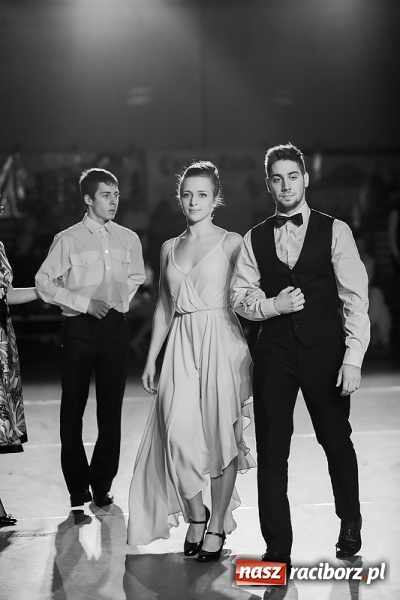 Zdjęcie w galerii na portalu naszraciborz.pl: X Jubileuszowa Karnawałowa Rewia Tańca w Arenie Rafako wiadomości z regionu