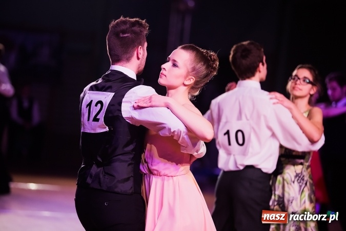Zdjęcie w galerii na portalu naszraciborz.pl: X Jubileuszowa Karnawałowa Rewia Tańca w Arenie Rafako wiadomości z regionu