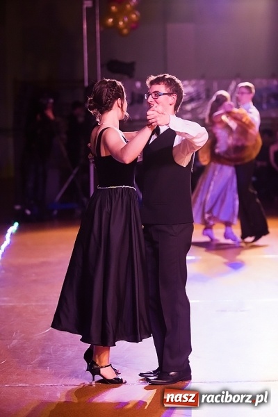 Zdjęcie w galerii na portalu naszraciborz.pl: X Jubileuszowa Karnawałowa Rewia Tańca w Arenie Rafako wiadomości z regionu