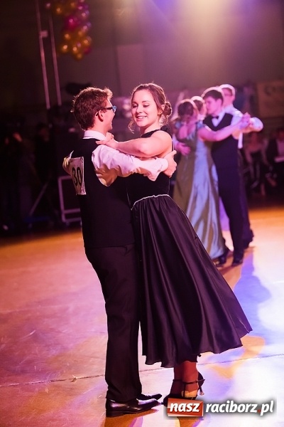 Zdjęcie w galerii na portalu naszraciborz.pl: X Jubileuszowa Karnawałowa Rewia Tańca w Arenie Rafako wiadomości z regionu