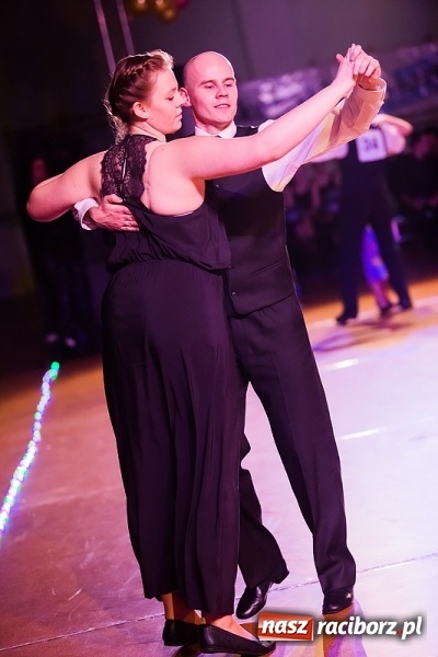 Zdjęcie w galerii na portalu naszraciborz.pl: X Jubileuszowa Karnawałowa Rewia Tańca w Arenie Rafako wiadomości z regionu