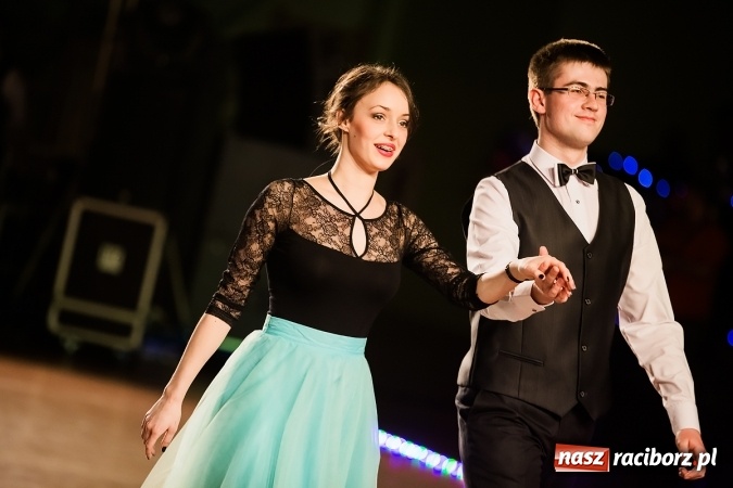 Zdjęcie w galerii na portalu naszraciborz.pl: X Jubileuszowa Karnawałowa Rewia Tańca w Arenie Rafako wiadomości z regionu