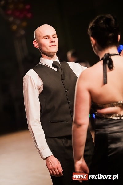 Zdjęcie w galerii na portalu naszraciborz.pl: X Jubileuszowa Karnawałowa Rewia Tańca w Arenie Rafako wiadomości z regionu