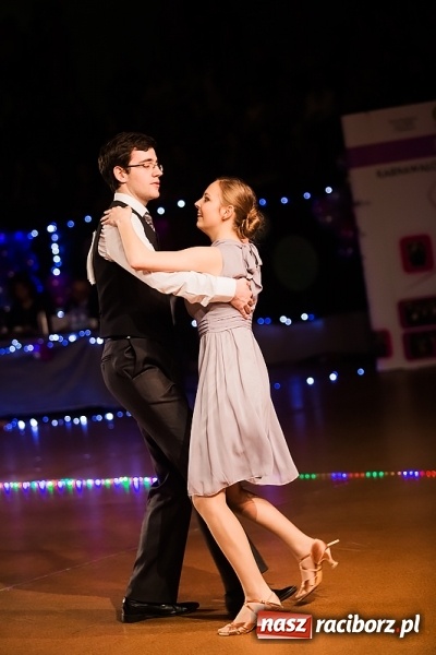 Zdjęcie w galerii na portalu naszraciborz.pl: X Jubileuszowa Karnawałowa Rewia Tańca w Arenie Rafako wiadomości z regionu