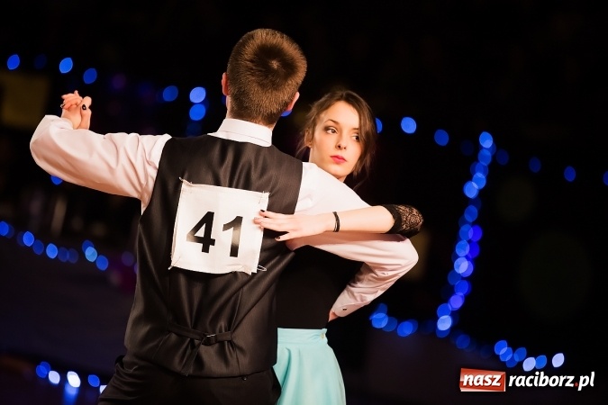 Zdjęcie w galerii na portalu naszraciborz.pl: X Jubileuszowa Karnawałowa Rewia Tańca w Arenie Rafako wiadomości z regionu
