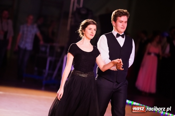 Zdjęcie w galerii na portalu naszraciborz.pl: X Jubileuszowa Karnawałowa Rewia Tańca w Arenie Rafako wiadomości z regionu
