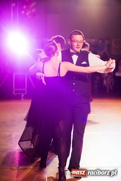 Zdjęcie w galerii na portalu naszraciborz.pl: X Jubileuszowa Karnawałowa Rewia Tańca w Arenie Rafako wiadomości z regionu