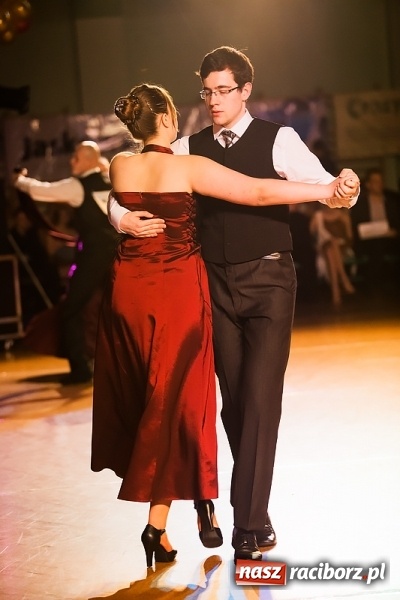 Zdjęcie w galerii na portalu naszraciborz.pl: X Jubileuszowa Karnawałowa Rewia Tańca w Arenie Rafako wiadomości z regionu