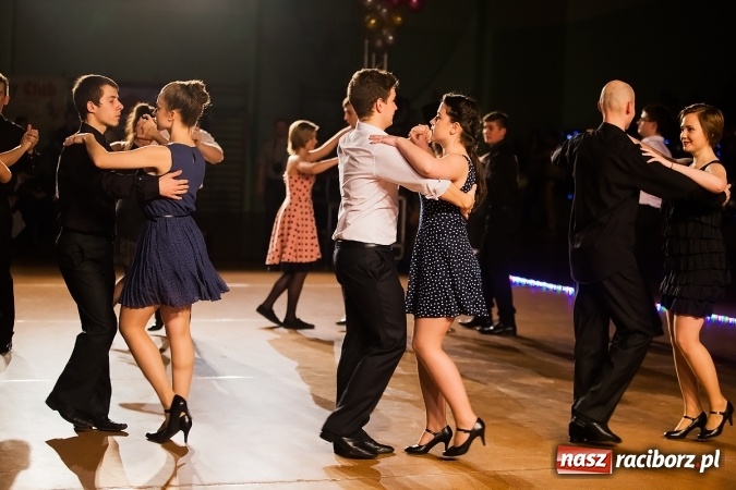 Zdjęcie w galerii na portalu naszraciborz.pl: X Jubileuszowa Karnawałowa Rewia Tańca w Arenie Rafako wiadomości z regionu