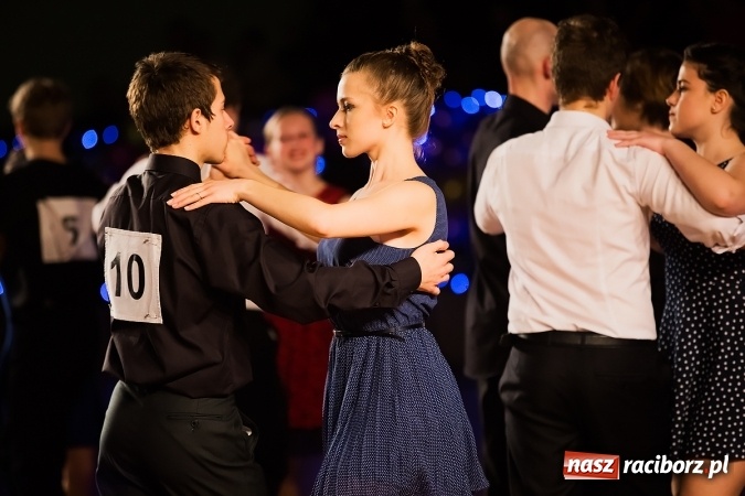 Zdjęcie w galerii na portalu naszraciborz.pl: X Jubileuszowa Karnawałowa Rewia Tańca w Arenie Rafako wiadomości z regionu