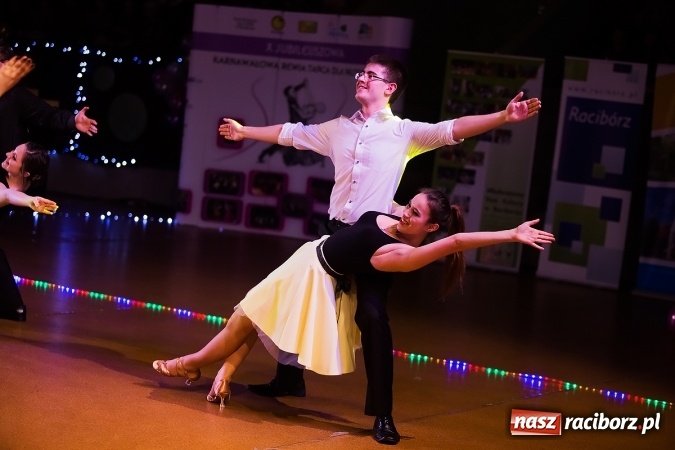 Zdjęcie w galerii na portalu naszraciborz.pl: X Jubileuszowa Karnawałowa Rewia Tańca w Arenie Rafako wiadomości z regionu