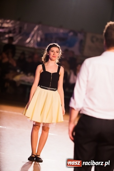 Zdjęcie w galerii na portalu naszraciborz.pl: X Jubileuszowa Karnawałowa Rewia Tańca w Arenie Rafako wiadomości z regionu