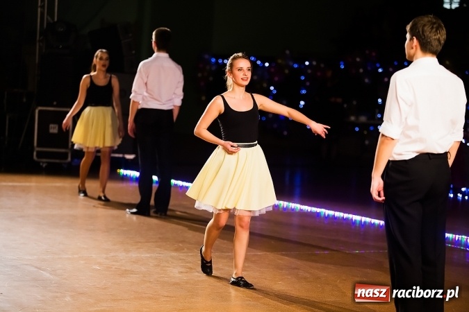 Zdjęcie w galerii na portalu naszraciborz.pl: X Jubileuszowa Karnawałowa Rewia Tańca w Arenie Rafako wiadomości z regionu