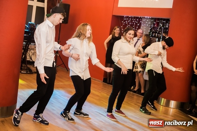 Zdjęcie w galerii na portalu naszraciborz.pl: Skaza i jej sympatycy oraz przyjaciele bawili się w Raciborskiej wiadomości z regionu