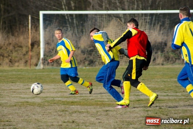 Zdjęcie w galerii na portalu naszraciborz.pl: Sparing: Markowice bez pomysłu na grę uległy Stali z Kuźni Raciborskiej wiadomości z regionu