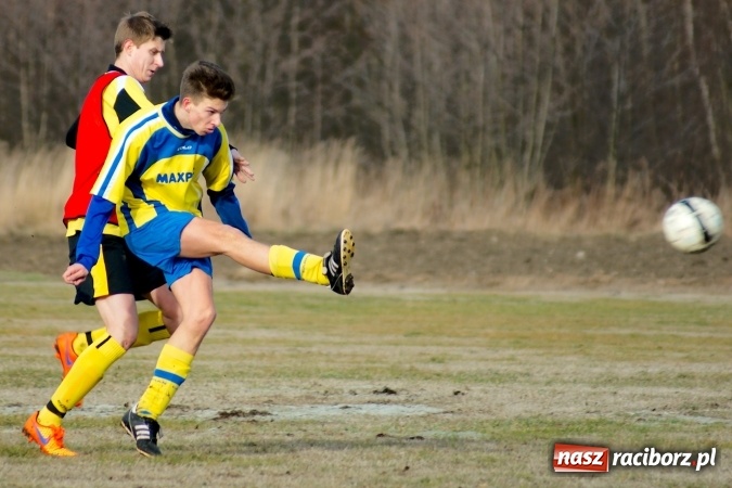 Zdjęcie w galerii na portalu naszraciborz.pl: Sparing: Markowice bez pomysłu na grę uległy Stali z Kuźni Raciborskiej wiadomości z regionu