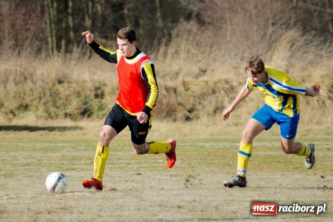 Zdjęcie w galerii na portalu naszraciborz.pl: Sparing: Markowice bez pomysłu na grę uległy Stali z Kuźni Raciborskiej wiadomości z regionu