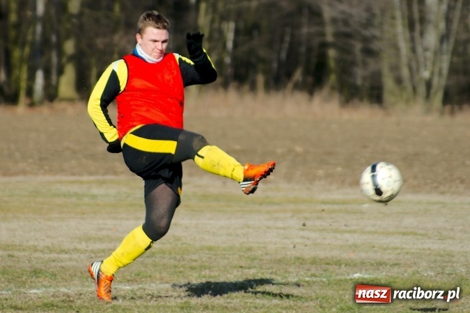 Zdjęcie w galerii na portalu naszraciborz.pl: Sparing: Markowice bez pomysłu na grę uległy Stali z Kuźni Raciborskiej wiadomości z regionu