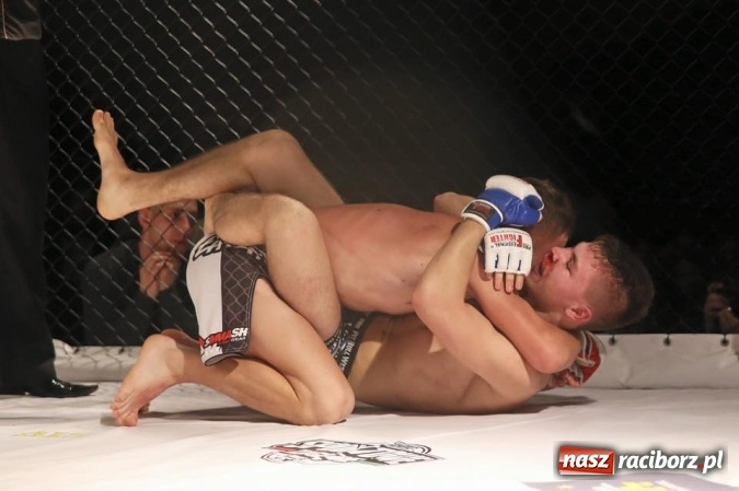 Zdjęcie w galerii na portalu naszraciborz.pl: Night Of Heroes 3 - debiut raciborzanina na remis wiadomości z regionu