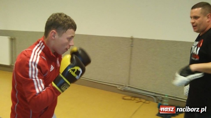 Zdjęcie w galerii na portalu naszraciborz.pl: Night Of Heroes 3 - debiut raciborzanina na remis wiadomości z regionu