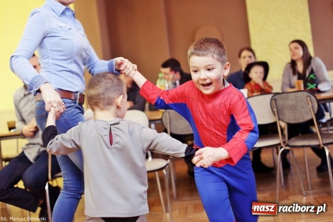 Zdjęcie w galerii na portalu naszraciborz.pl: Dziecięcy bal karnawałowy w Krzanowicach wiadomości z regionu