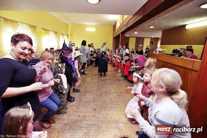 Zdjęcie w galerii na portalu naszraciborz.pl: Dziecięcy bal karnawałowy w Krzanowicach wiadomości z regionu