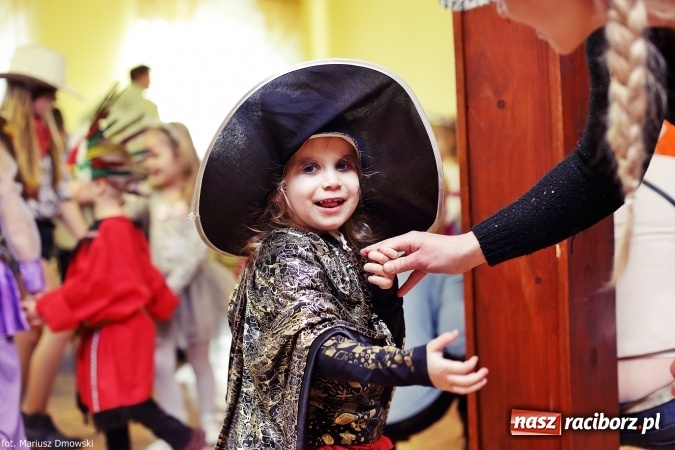 Zdjęcie w galerii na portalu naszraciborz.pl: Dziecięcy bal karnawałowy w Krzanowicach wiadomości z regionu